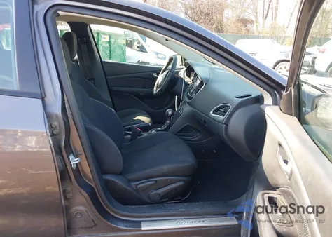 2016 Dodge Dart Sxt z USA, uszkodzony, nr VIN 1C3CDFBB5GD717374